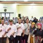 Foto bersama usai Penandatanganan yang berlangsung di Aula Putre Koneng, Bappeda Kabupaten Sumenep.