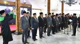 Bupati Sumenep, Achmad Fauzi Wongsojudo, melantik dan mengambil sumpah jabatan 25 pejabat administrator di lingkungan Pemerintah Kabupaten Sumenep, Senin (13/7/2026).