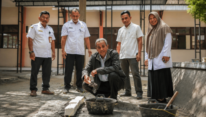 SMAN 1 Kalianget bersama Ikatan Alumni (IKA) SMAN 1 Kalianget memulai rehabilitasi dan pengembangan Mushollah Nurul Yaqin sebagai bentuk sinergi memperkuat hubungan antara alumni dan almamater. 
