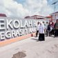Gubernur Jawa Timur Khofifah Indar Parawansa mengunjungi Sekolah Rakyat Terintegrasi (SRT) 1 Banyuwangi, Sabtu (18/7/2026).