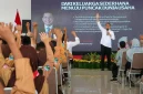 Wali Kota Surabaya Eri Cahyadi mengajak para siswa Sekolah Rakyat Terintegrasi (SRT) 2 Surabaya untuk menyiapkan diri menjadi pemimpin yang berkarakter dan memiliki kepedulian sosial.