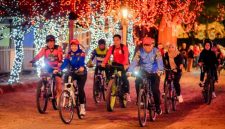 Wali Kota Probolinggo dr. Aminuddin bersama Wakil Wali Kota Ina Dwi Lestari dan ratusan pesepeda mengikuti kegiatan night ride menuju Bee Jay Bakau Resort (BJBR), Kamis (13/8/2026).