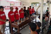 Sejumlah peserta dan unsur TNI mengikuti pembukaan Kerja Bakti Nasional 2026 yang digelar DPD LDII Sumenep dalam rangka memperingati HUT ke-81 Kemerdekaan RI di Desa Paberasan, Kecamatan Kota Sumenep, Sabtu (29/8/2026).