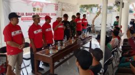 Sejumlah peserta dan unsur TNI mengikuti pembukaan Kerja Bakti Nasional 2026 yang digelar DPD LDII Sumenep dalam rangka memperingati HUT ke-81 Kemerdekaan RI di Desa Paberasan, Kecamatan Kota Sumenep, Sabtu (29/8/2026).