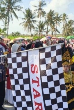 Tanamkan Nasionalisme Sejak Dini, Puluhan Rombongan Anak Ikuti Pawai Kemerdekaan di Pragaan