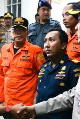 Kapolresta Sumenep Berangkatkan Empat Korban Kebakaran KMP Mutiara Sentosa 2 ke Surabaya