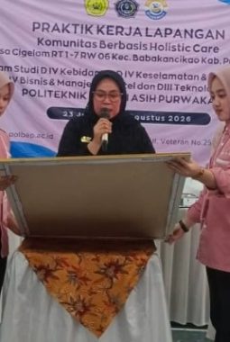 Kepala Desa Cigelam Hadiri Penyampaian Hasil PKL Mahasiswi Politeknik Bhakti Asih Purwakarta