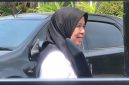 Kepala Dinas terlihat ketika dirinya turun langsung ke lapangan untuk memastikan proses penataan berjalan dengan baik.
