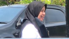 Kepala Dinas terlihat ketika dirinya turun langsung ke lapangan untuk memastikan proses penataan berjalan dengan baik.