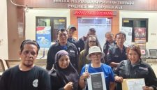 Sekwil (Sekretaris Korwil) Kabupaten Bekasi Forum Wartawan Jaya (FWJ) Indonesia Ida Mulyani resmi melaporkan mantan Ketua Korwil Kabupaten Bekasi Periode 2022 - 2025 ke Polisi. 