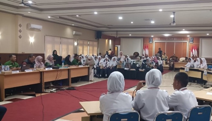 Sebanyak 87 siswa tingkat Sekolah Menengah Pertama (SMP) dari keluarga penerima manfaat (KPM) mengikuti lomba Cerdas Cermat Hak Anak 2026 di Kota Probolinggo, Kamis (13/8/2026).