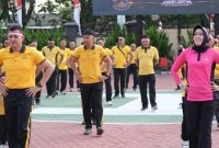 Polresta Sumenep saat olahraga bersama dalam rangka memperingati Hari Ulang Tahun (HUT) ke-81 Kemerdekaan Republik Indonesia, Sabtu (15/8/2026).