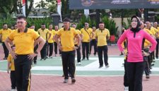 Polresta Sumenep saat olahraga bersama dalam rangka memperingati Hari Ulang Tahun (HUT) ke-81 Kemerdekaan Republik Indonesia, Sabtu (15/8/2026).