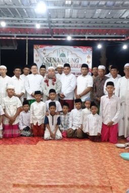 Salawat Nabi dan Indonesia Raya Menggema di Taneyan Lanjang Pocang Temor