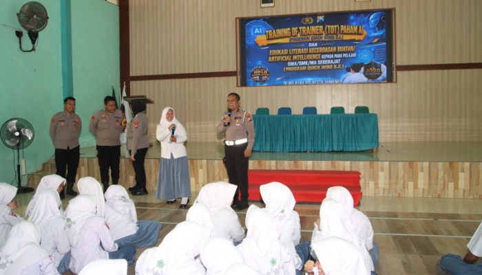 Polresta Sumenep melakukan kegiatan Sosialisasi Edukasi Paham AI di MAN Sumenep, Desa Pamolokan, Kecamatan Kota Sumenep, Selasa (18/8/2026).