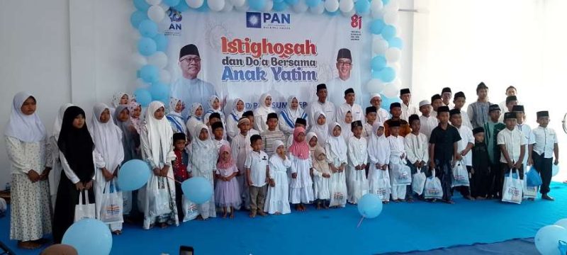 Dewan Pimpinan Daerah Partai Amanat Nasional (DPD PAN) Kabupaten Sumenep menggelar kegiatan religius berupa istighosah doa bersama dan penyerahan santunan kepada ratusan anak yatim dalam memperingati hari lahir Partai PAN yang ke-28 tahun. 