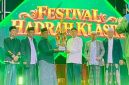 Panitia memberikan apresiasi kepada grup yang berhasil masuk enam besar maupun peserta lainnya yang telah mengikuti seluruh rangkaian kegiatan.