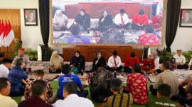 Forum perdana berlangsung di Pendopo Sabha Swagata Blambangan, Jumat (14/8/2026), dan dihadiri ratusan warga.