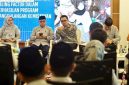 Tenaga Ahli Menteri Sosial, Andy Kurniawan, menyampaikan penunjukan dalam Rapat Koordinasi Penanggulangan Kemiskinan bersama Bupati Banyuwangi Ipuk Fiestiandani dan jajaran perangkat daerah, Jumat (21/8/2026).