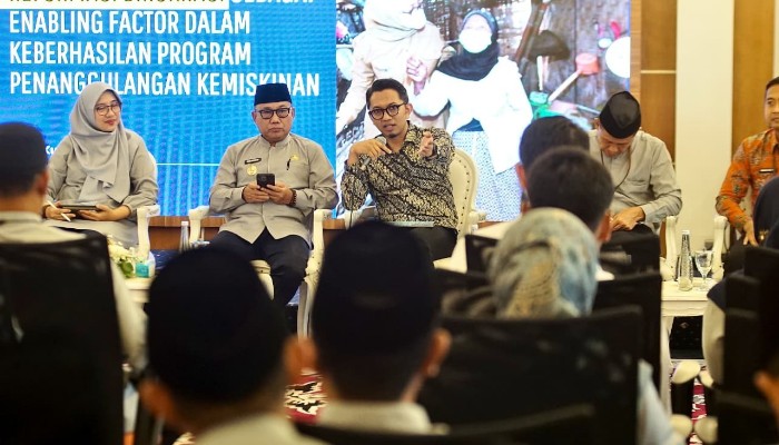 Tenaga Ahli Menteri Sosial, Andy Kurniawan, menyampaikan penunjukan dalam Rapat Koordinasi Penanggulangan Kemiskinan bersama Bupati Banyuwangi Ipuk Fiestiandani dan jajaran perangkat daerah, Jumat (21/8/2026).