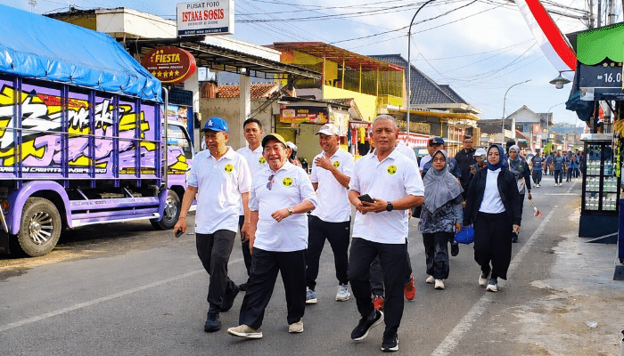 Wabup Sumenep bersama Dirut BPRS Bhakti Sumekar dan jajaran direksi di kegiatan JJS.