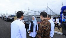 Bupati Banyuwangi Ipuk Fiestiandani yang turut mengikuti peluncuran mengatakan Pemkab Banyuwangi siap mendukung kelancaran pembangunan PLTS.