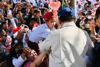 Sambutan hangat masyarakat Gumi Mekepung untuk Presiden Prabowo dalam kunjungannya di Kabupaten Jembrana, Provinsi Bali, pada Selasa, 25 Agustus 2026 Foto: BPMI Setpres/Laily Rachev