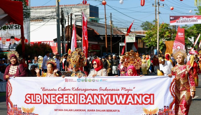 Karnaval Kebangsaan 2026 di Banyuwangi dalam rangka memperingati HUT ke-81 Kemerdekaan Republik Indonesia, Kamis (13/8/2026).