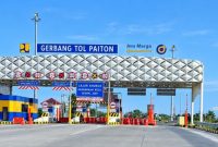 Gerbang Tol Paiton, Kabupaten Probolinggo. Ruas Tol Prosiwangi segmen Gending–SS Kraksaan–SS Paiton dijadwalkan mulai beroperasi tanpa tarif pada 30 September 2026.