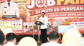 Sekda Sumenep Agus Dwi Saputra saat sambutan di Job Fair 2026 di Gedung KORPRI Sumenep, Rabu (23/9/2026).