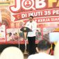 Sekda Sumenep Agus Dwi Saputra saat sambutan di Job Fair 2026 di Gedung KORPRI Sumenep, Rabu (23/9/2026).