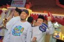 Bupati Sumenep Achmad Fauzi Wongsojudo dan Kepala Bappeda Sumenep saat mengabadikan momen kebersamaan di Stan Bappeda dalam Pameran Pembangunan MNV 2026.