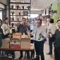 Satresnarkoba Polresta Sumenep saat menggelar razia dan mengamankan 48 botol minuman beralkohol di Cafe Lotus, Senin (7/9/2026).