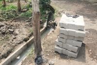 Proyek pembangunan drainase di Kampung Bojong Lodaya 2, Kelurahan Nagri Tengah, Kabupaten Purwakarta.