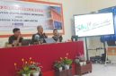 Narasumber bersama jajaran guru dan siswa SMKN 1 Kalianget saat mengikuti FGD Penguatan Manajemen Bengkel dan Budaya Kerja Industri Program Keahlian DPIB dan DKV, Kamis (10/9/2026).
