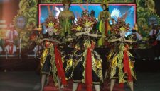 Madura Ethnic Carnival (MEC) 2026 digelar di kawasan Keraton Sumenep, Sabtu (19/9/2026) malam. Event budaya tersebut menjadi ruang promosi budaya sekaligus mendorong sektor pariwisata dan ekonomi masyarakat Sumenep.