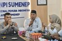 Ketua DPD KNPI Sumenep Khairul Umam bersama Kapolresta Sumenep Kombes Pol Ariek Indra Sentanu dalam agenda silaturahim dan dialog terkait sejumlah persoalan daerah, termasuk galian C, rokok ilegal, lingkungan, serta penguatan sinergi antarpimpinan daerah.