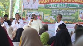 Bupati Probolinggo dr. Mohammad Haris menyampaikan sambutan dalam peringatan Hari Tani Nasional 2026 yang digelar DPC HKTI Kabupaten Probolinggo di Kraksaan, Minggu (27/9/2026).