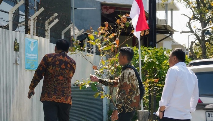 Wali Kota Surabaya Eri Cahyadi saat mendatangi perusahaan penyalur ART di kawasan Gunung Anyar dan mengecek kondisi pekerja yang berada di tempat penampungan.