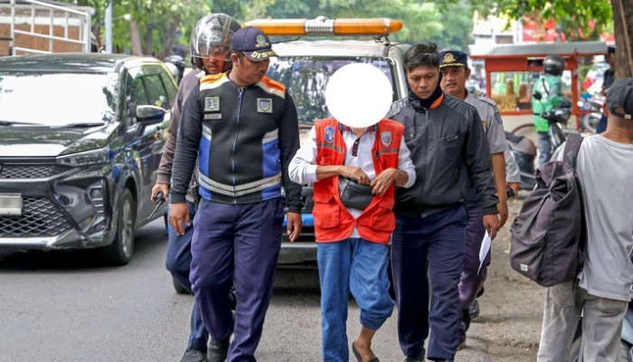 Kota Surabaya dalam penerapan sistem digitalisasi parkir.