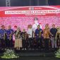Wali Kota Surabaya Eri Cahyadi bersama jajaran Forkopimda dan perwakilan RW saat meluncurkan Lomba Kampung Pancasila 2026 di Balai Kota Surabaya.