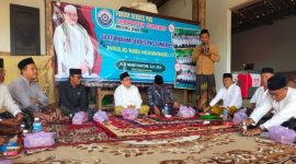 Wakil Bupati Sumenep KH Imam Hasyim menghadiri Silaturahmi dan Peringatan Maulid Nabi Muhammad SAW yang digelar Forsekdesi Sumenep sekaligus memberikan apresiasi atas kegiatan santunan anak yatim, Minggu (14/9/2026).