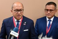 Menteri Investasi dan Hilirisasi sekaligus CEO Danantara, Rosan P. Roeslani dan Direktur Utama Pupuk Indonesia, Rahmad Pribadi, memberikan keterangan pers kepada awak media di Vladivostok, Kamis, 3 September 2026. Foto: BPMI Setpres/Muchlis Jr