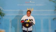 Menteri Koordinator (Menko) Bidang Perekonomian Airlangga Hartarto memberikan keterangannya kepada rekan-rekan media di Istana Merdeka, Jakarta, 7 September 2026. Foto: BPMI Setpres