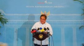 Menteri Koordinator (Menko) Bidang Perekonomian Airlangga Hartarto memberikan keterangannya kepada rekan-rekan media di Istana Merdeka, Jakarta, 7 September 2026. Foto: BPMI Setpres