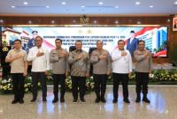 Wakapolri Komjen Pol Dedi Prasetyo menerima Laporan Hasil Pemeriksaan atas Laporan Keuangan Polri Tahun Anggaran 2025 dari BPK RI di Jakarta.