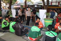 Kapolresta Sumenep Kombes Pol. Ariek Indra Sentanu bersama jajaran menggelar kegiatan Ngopi Bareng Masyarakat di kawasan Taman Bunga, Kamis (15/10/2026).
