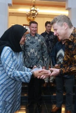 Dubes Australia Tertarik Saksikan Blue Fire Kawah Ijen Banyuwangi