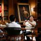 Presiden Prabowo Subianto saat memanggil Kepala Bakom Syahganda Nainggolan dan Wakil Kepala Bakom Fadli Tri Hartono di kediamannya, Minggu (4/10/2026). Foto: BPMI Setpres/Rusman.