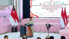 Presiden RI Prabowo Subianto menyampaikan sambutan di Kompleks Kejaksaan Agung RI, Jakarta, Selasa (6/10/2026), saat mengapresiasi kinerja Satgas PKH yang menyelamatkan lebih dari 6,2 juta hektare kawasan hutan.